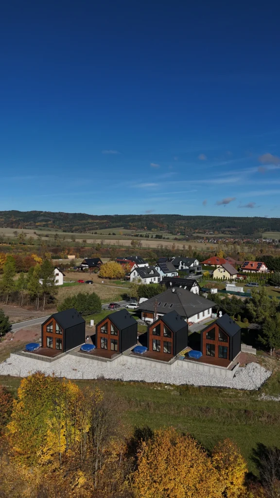 Zdjęcia z drona domki letniskowe