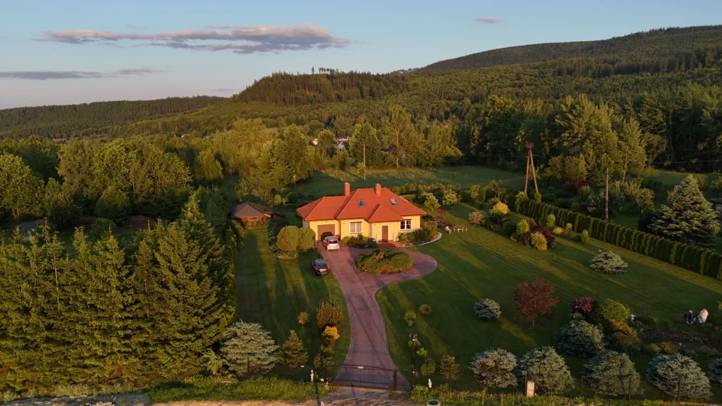 Zdjęcia z drona nieruchomości na sprzedaż